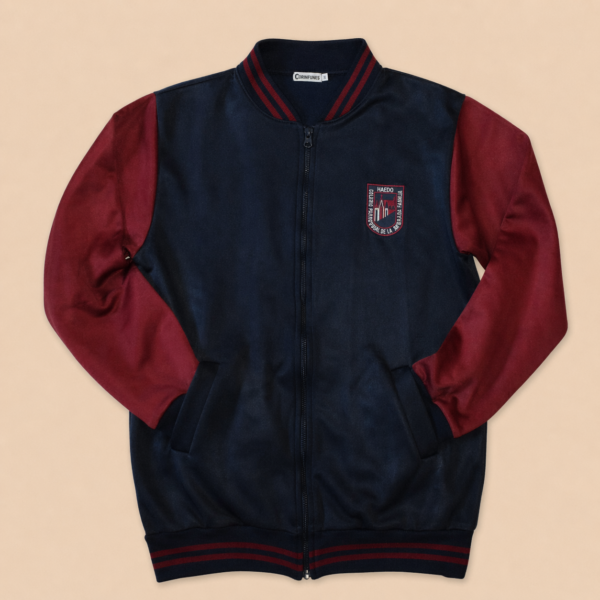 ChatGPT Image 24 abr 2026, 11_51_55 a.m. Campera colegial - Uniforme Colegio Sagrada Familia / Padre Osimato / Adveniat.