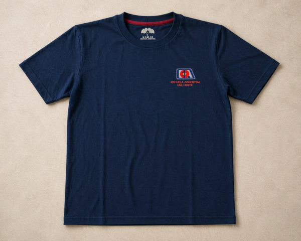 Remera azul cuello redondo - uniforme Escuela Argentina del Oeste.