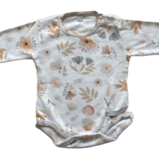 Body Tierra de Cuentos - Fondo blanco y flores beige