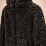 Campera corderito brilloso negra