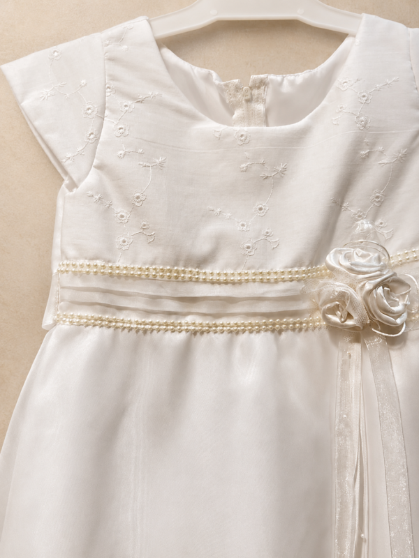 Vestido arreglo tres rosas.