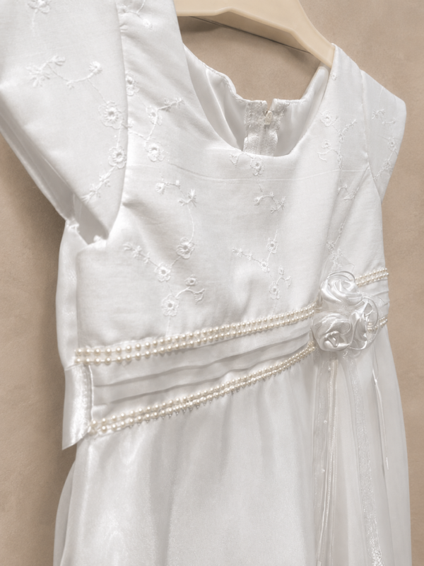 Vestido arreglo tres rosas.