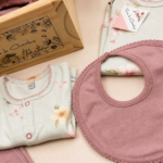 AJUAR CELESTE Y VIOLETA 2 Box bienvenida - Rosas