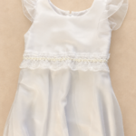 Vestido lazo con encaje.