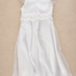 Vestido lazo con encaje.