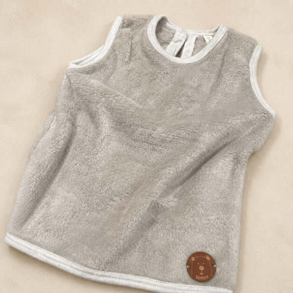 Chaleco de corderito gris