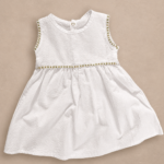 Vestido con puntilla bordada