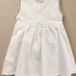 Vestido con puntilla bordada