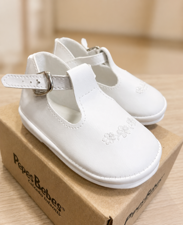 Sandalias blancas
