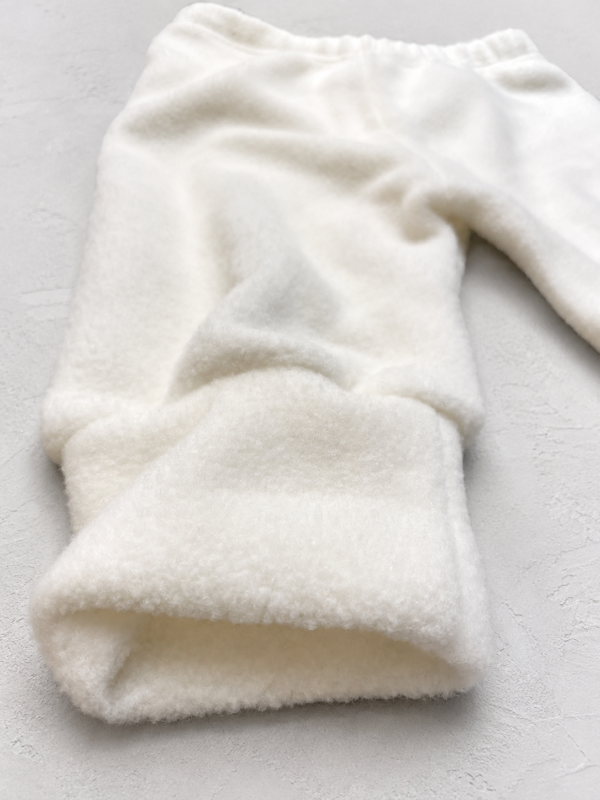 bla1 Pantalon cremita de friza